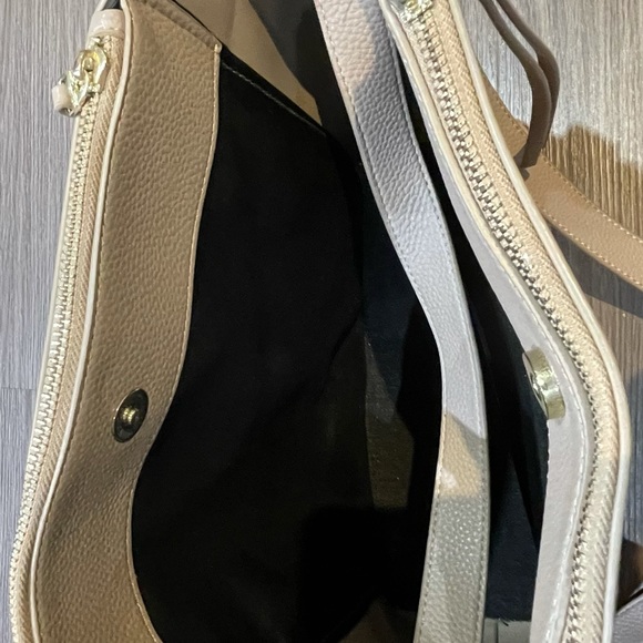 Nude Shoulder Bag Tote w Golden Zipper & Hardward - Picture 4 of 6